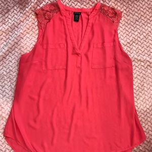 Lace sleeveless blouse